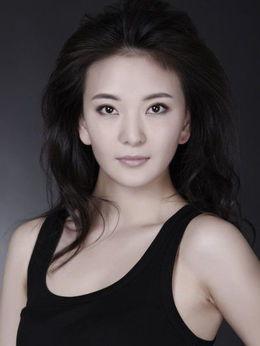 何苗个人资料,才华横溢的年轻艺术家，用镜头讲述故事